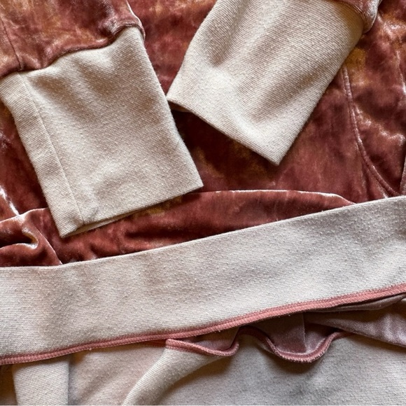 Betsey Johnson Crushed Velvet Hoodie Dress – Size Small - Picture 15 of 16